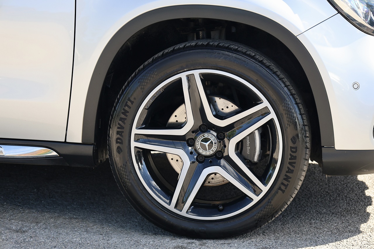 Mercedes-Benz GLA 220d AMG Line Prem+ Full Mercedes Main Dealer History + Pano Roof + CarPlay - Large 30