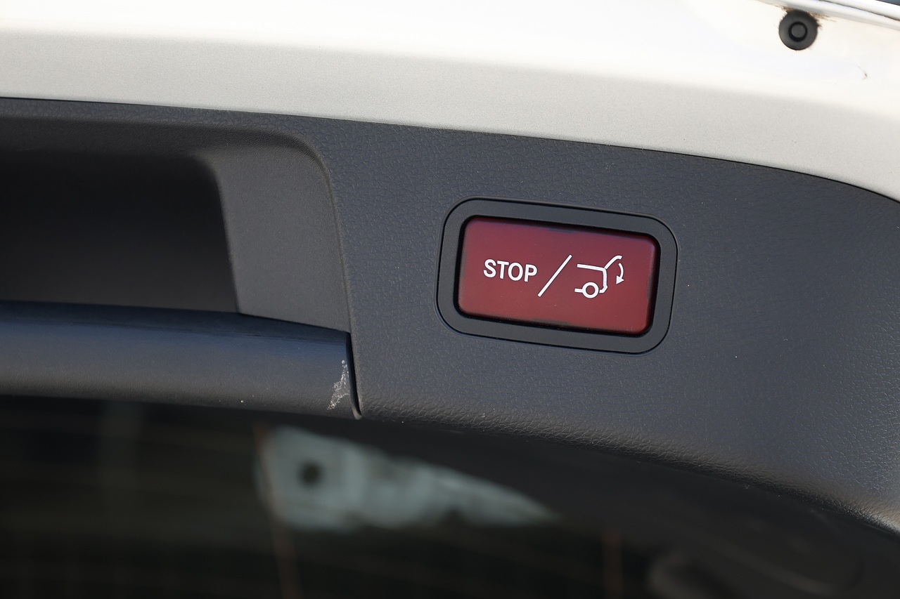 Mercedes-Benz GLA 220d AMG Line Prem+ Full Mercedes Main Dealer History + Pano Roof + CarPlay - Large 34