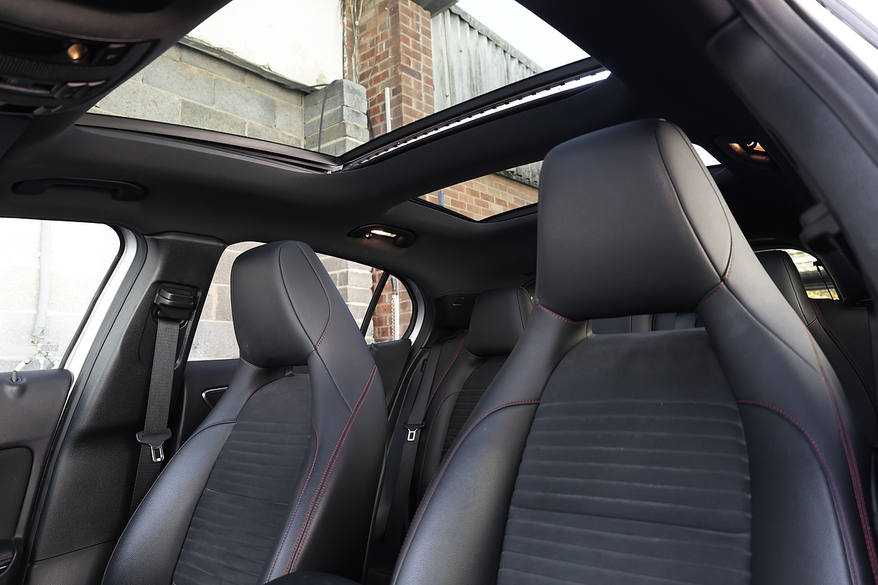 Mercedes-Benz GLA 220d AMG Line Prem+ Full Mercedes Main Dealer History + Pano Roof + CarPlay - Large 11