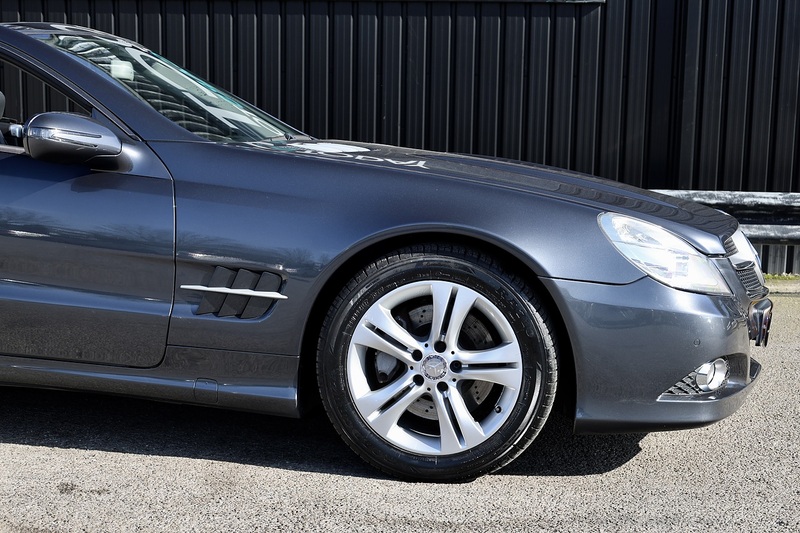 Mercedes-Benz SL 350 3 Former Keepers + 15 Serices + AirScarf Image 14