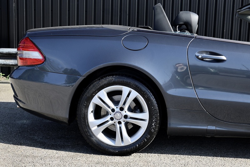 Mercedes-Benz SL 350 3 Former Keepers + 15 Serices + AirScarf Image 13