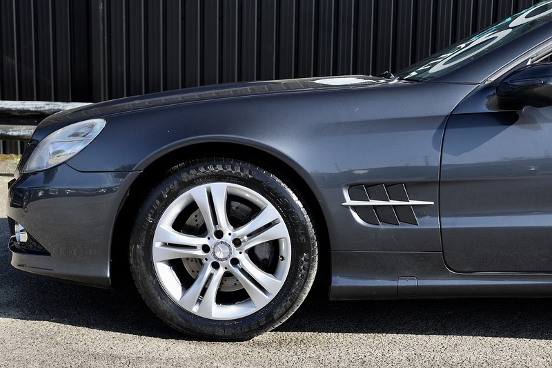 Mercedes-Benz SL 350 3 Former Keepers + 15 Serices + AirScarf Image 17