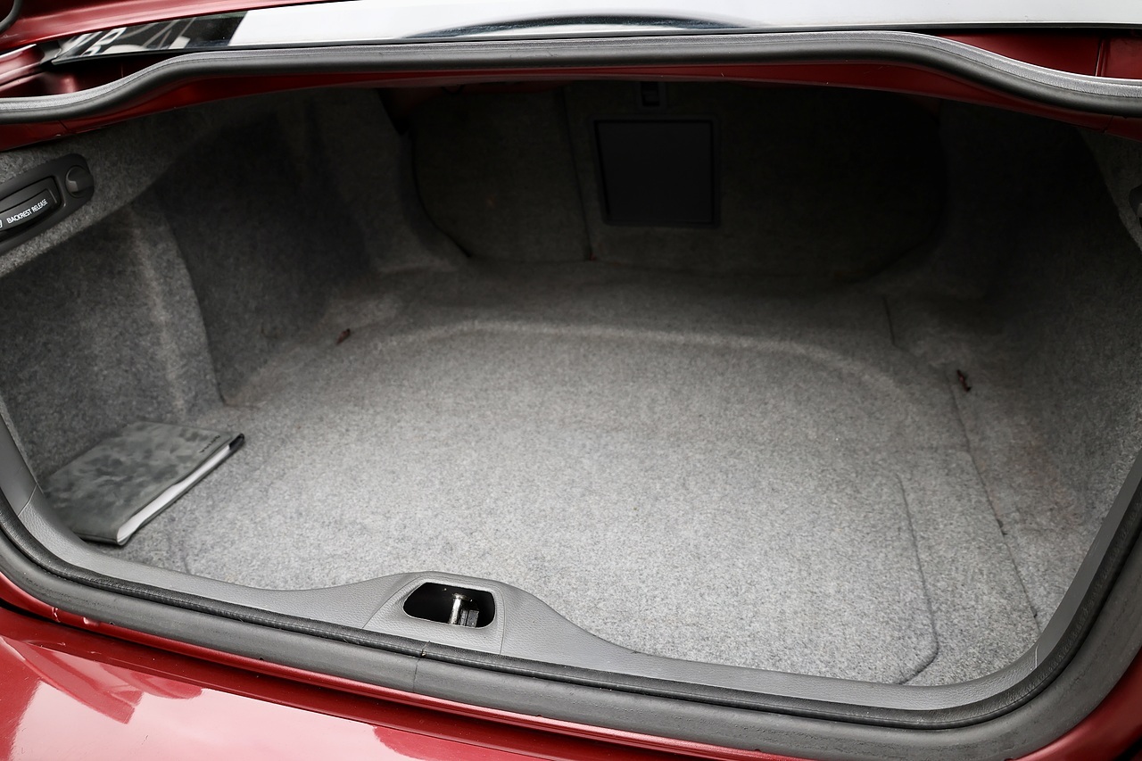 Volvo S60 D5 SE 20 Volvo Main Dealer Services inc.Cambelt - Large 23