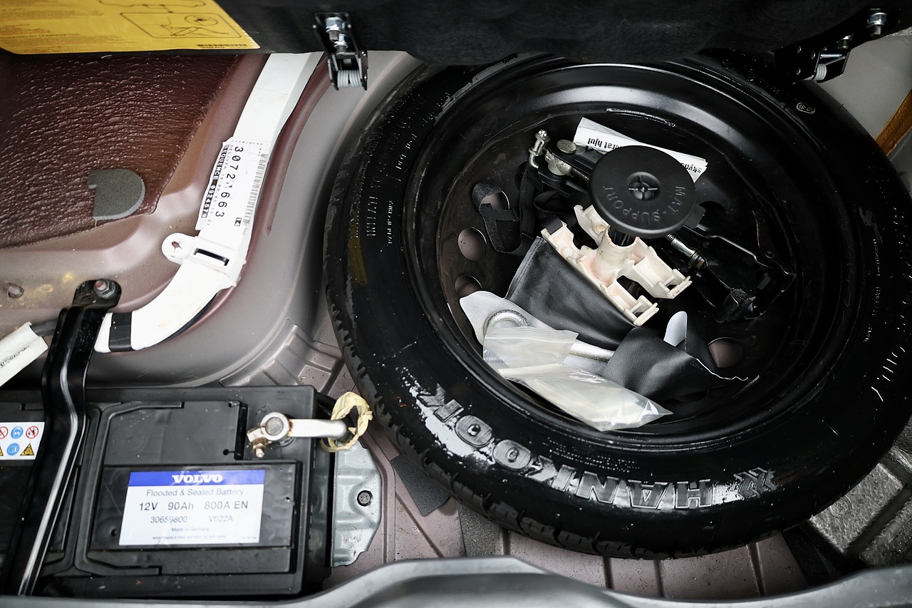 Volvo S60 D5 SE 20 Volvo Main Dealer Services inc.Cambelt - Large 25