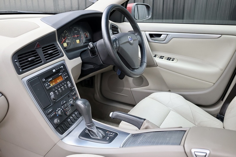 Volvo S60 D5 SE 20 Volvo Main Dealer Services inc.Cambelt Image 10