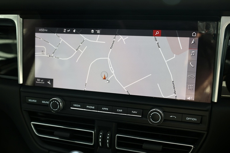 Porsche Macan S 1 Owner + Full Porsche Main Dealer + £20k Cost Options Image 14