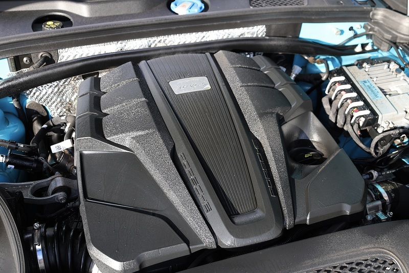 Porsche Macan S 1 Owner + Full Porsche Main Dealer + £20k Cost Options Image 20