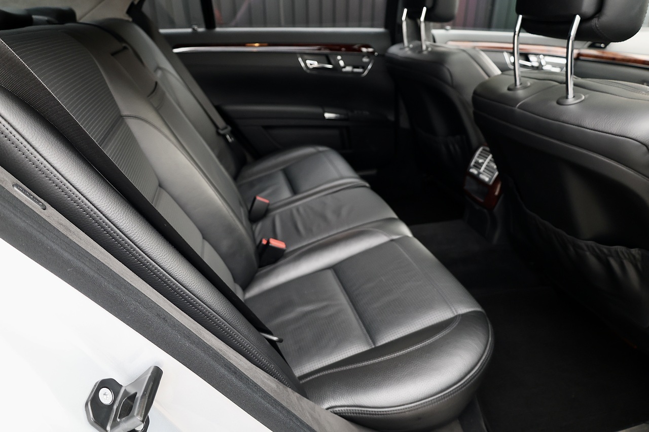 Mercedes-Benz S63L AMG 2 Former Keepers + Full Mercedes Main Dealer History - Large 32