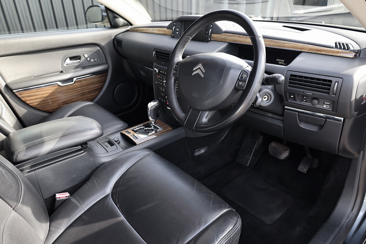 Citroen C6 1 Former Keeper + Full Citroen / Specialist History - Large 4