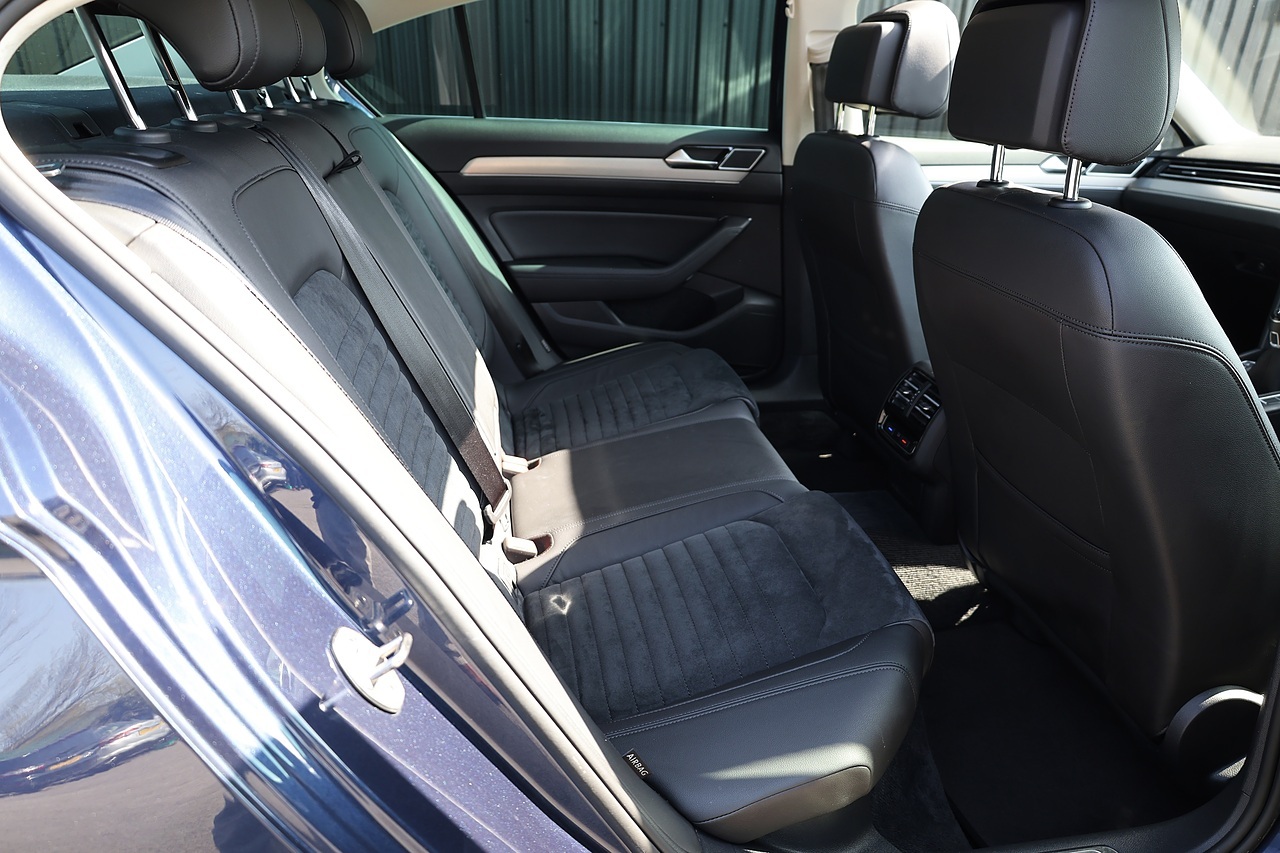 Volkswagen Passat GT Tech 2 Former Keepers + Full History + Panoramic Roof + Virtual Cockpit - Large 22