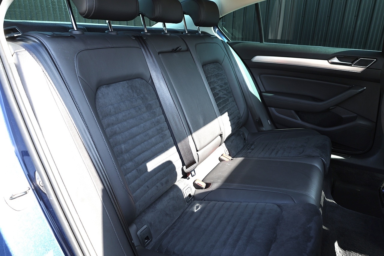 Volkswagen Passat GT Tech 2 Former Keepers + Full History + Panoramic Roof + Virtual Cockpit - Large 24