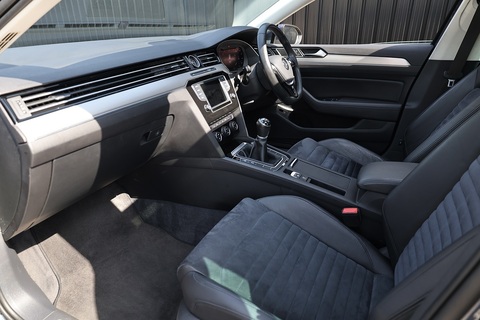 2 Former Keepers + Full History + Panoramic Roof + Virtual Cockpit