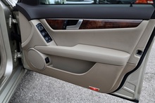 Mercedes-Benz C180 Elegance 2 Former Keepers + Last Owner since 2016 + Rare Spec - Thumb 17