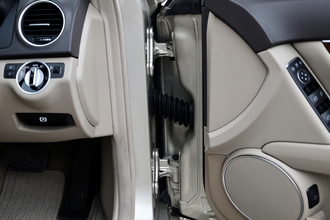 Mercedes-Benz C180 Elegance 2 Former Keepers + Last Owner since 2016 + Rare Spec - Large 18