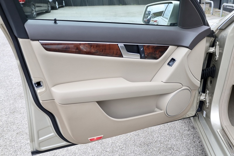 Mercedes-Benz C180 Elegance 2 Former Keepers + Last Owner since 2016 + Rare Spec Image 32