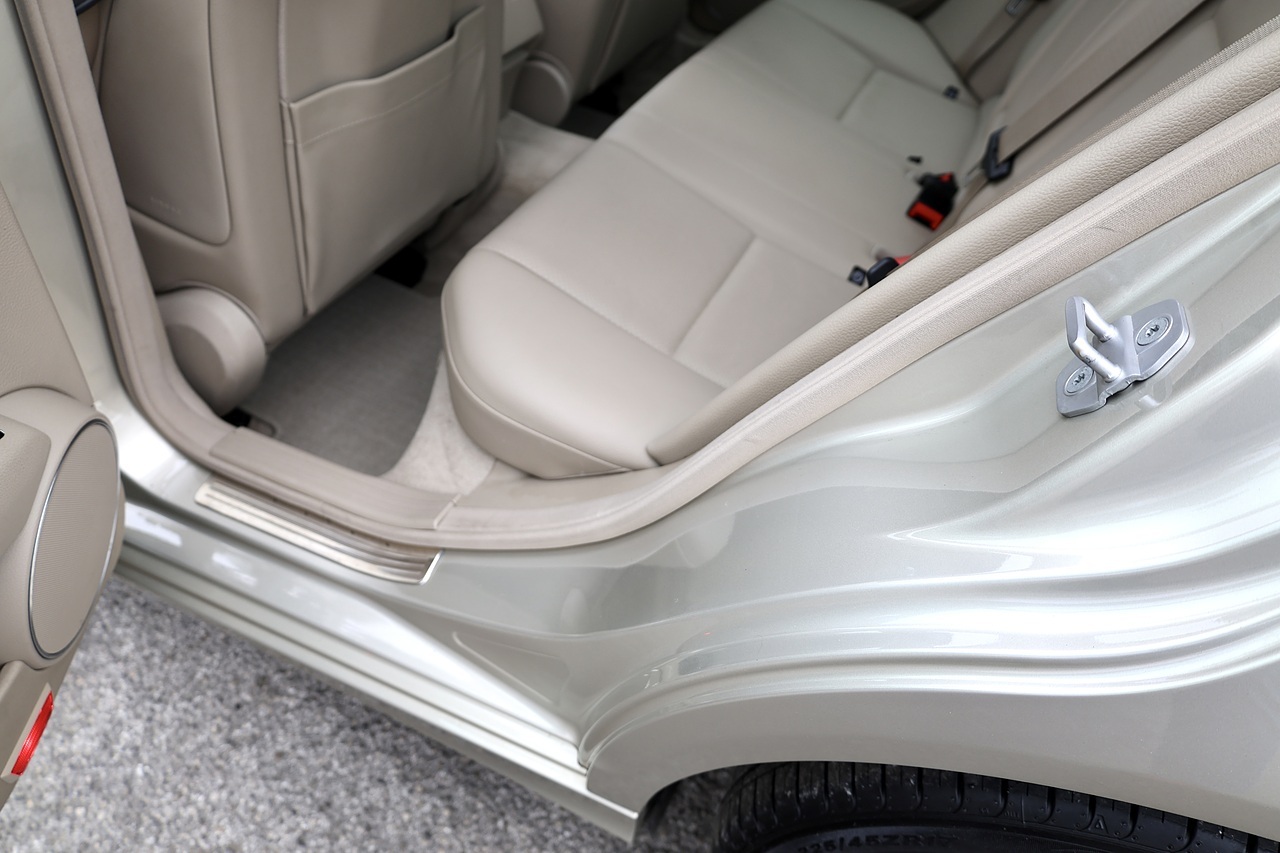 Mercedes-Benz C180 Elegance 2 Former Keepers + Last Owner since 2016 + Rare Spec - Large 34