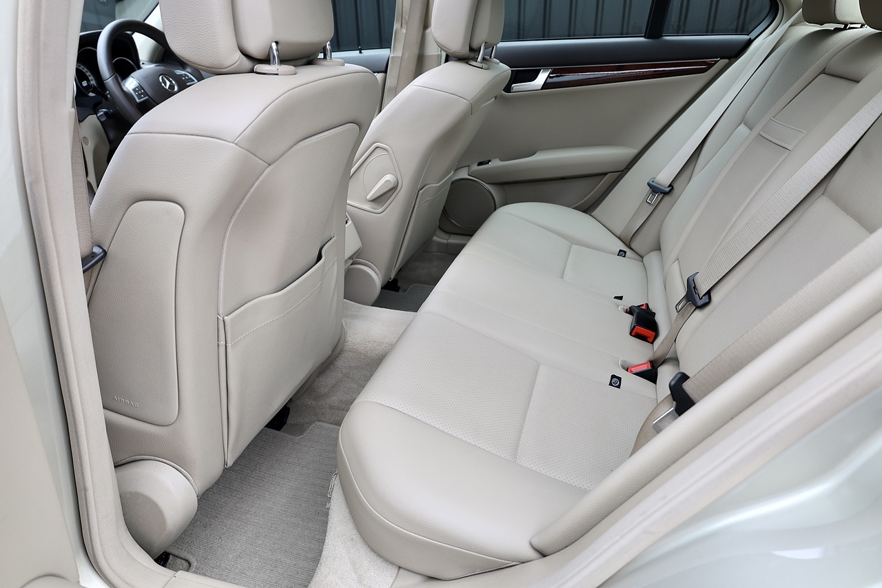 Mercedes-Benz C180 Elegance 2 Former Keepers + Last Owner since 2016 + Rare Spec - Large 30