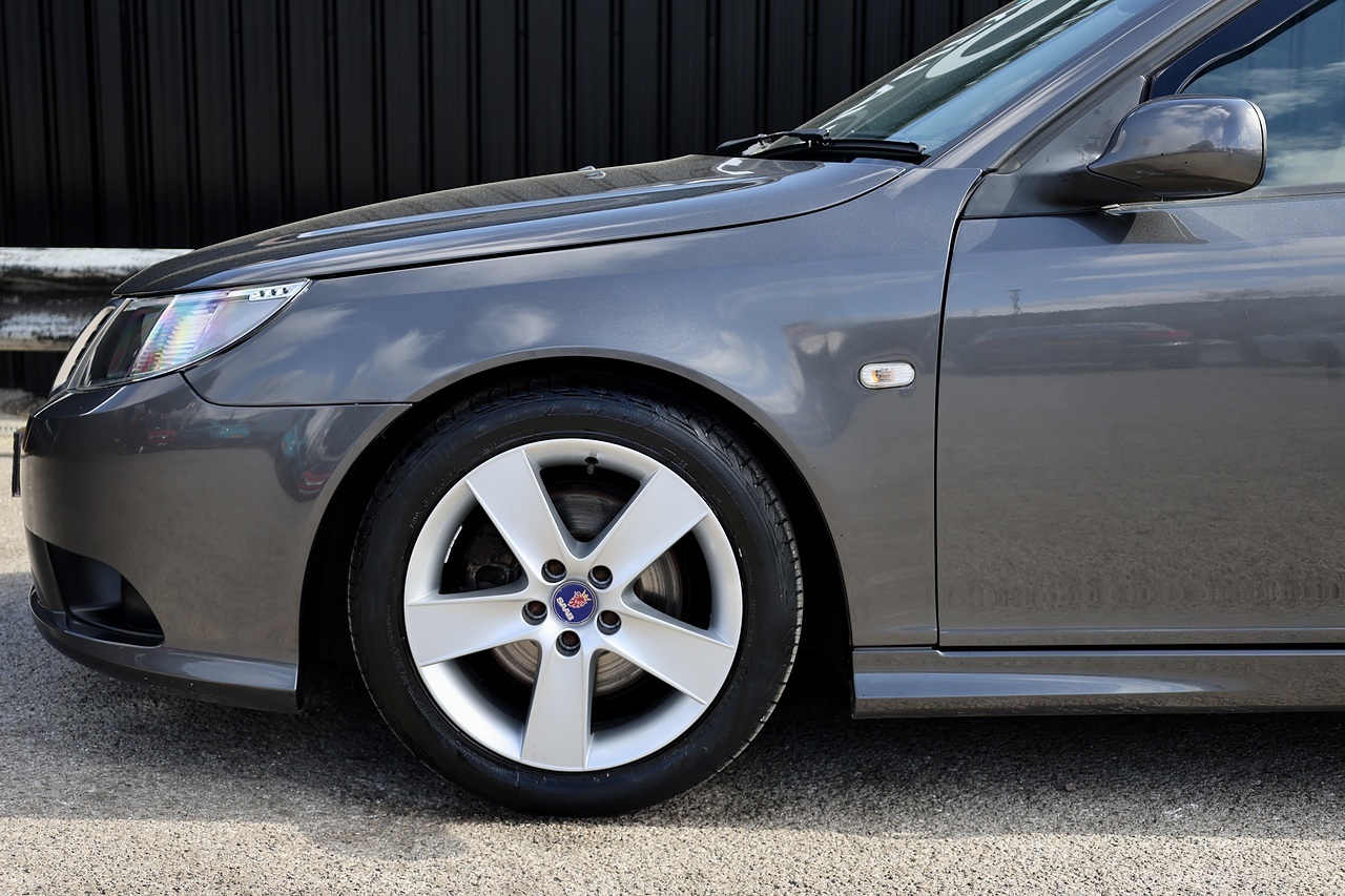 Saab 9-3 Turbo Edition Automatic 2 Former Keepers + Full Service History - Large 32