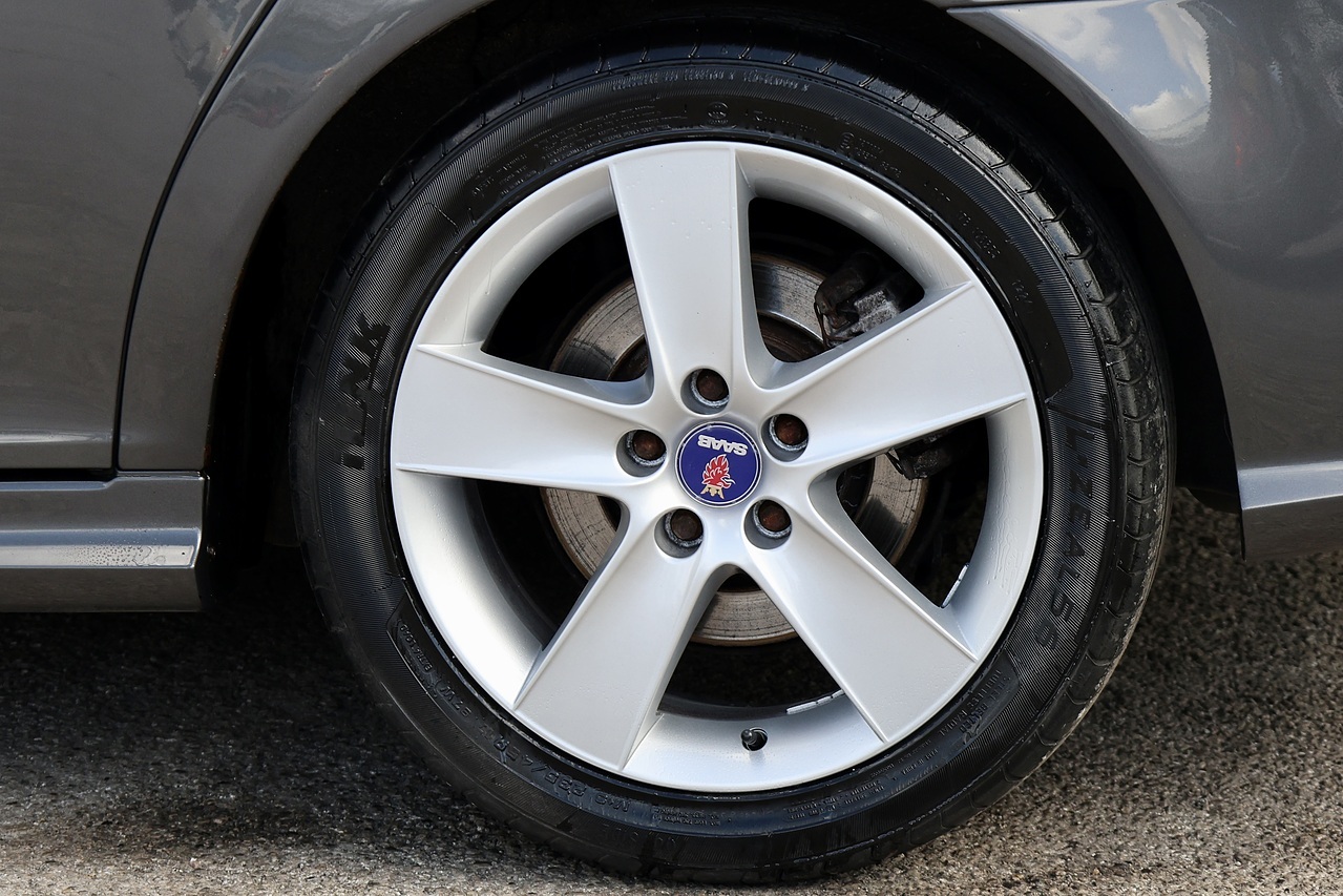 Saab 9-3 Turbo Edition Automatic 2 Former Keepers + Full Service History - Large 35