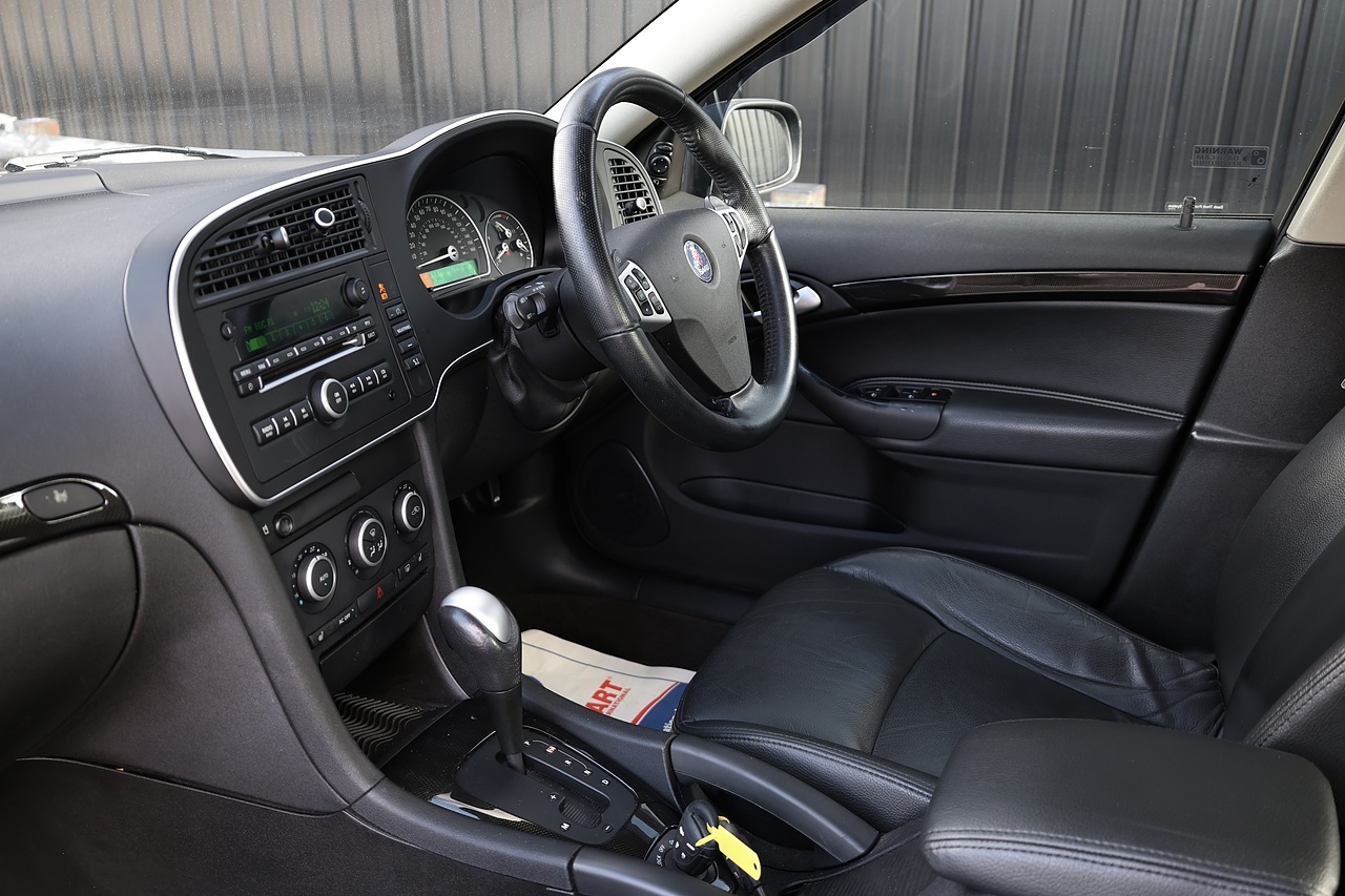 Saab 9-3 Turbo Edition Automatic 2 Former Keepers + Full Service History - Large 8