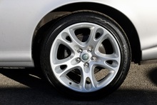 Jaguar XK8 4.2 V8 Coupe + 3 Former Keepers + Exceptional - Thumb 23