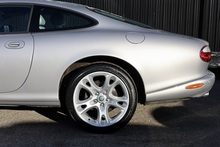 Jaguar XK8 4.2 V8 Coupe + 3 Former Keepers + Exceptional - Thumb 20