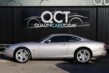 Jaguar XK8 4.2 V8 Coupe + 3 Former Keepers + Exceptional - Thumb 1