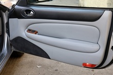 Jaguar XK8 4.2 V8 Coupe + 3 Former Keepers + Exceptional - Thumb 33