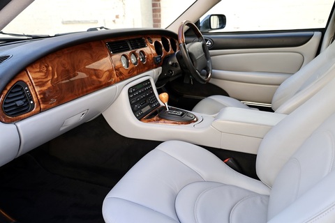 4.2 V8 Coupe + 3 Former Keepers + Exceptional