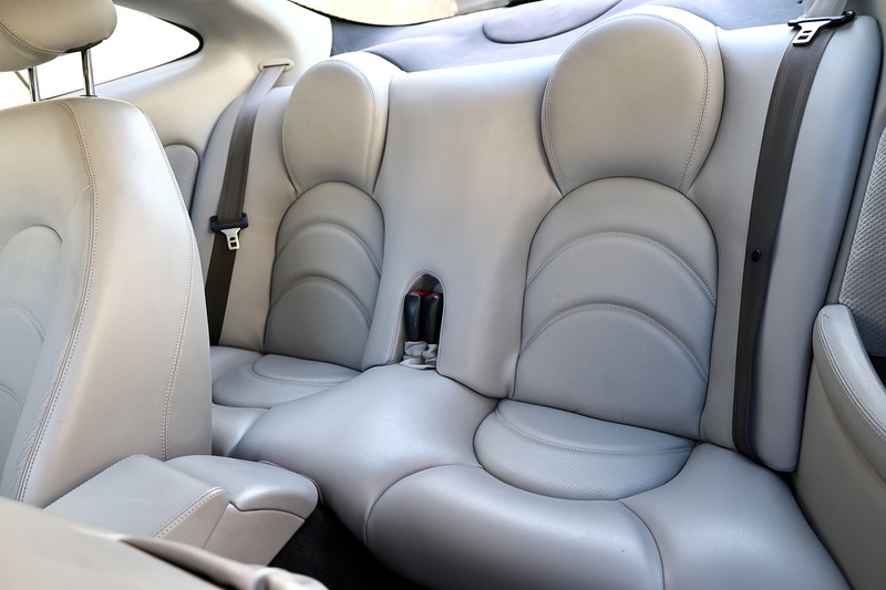 Jaguar XK8 4.2 V8 Coupe + 3 Former Keepers + Exceptional Image 34