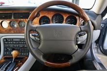 Jaguar XK8 4.2 V8 Coupe + 3 Former Keepers + Exceptional - Thumb 40