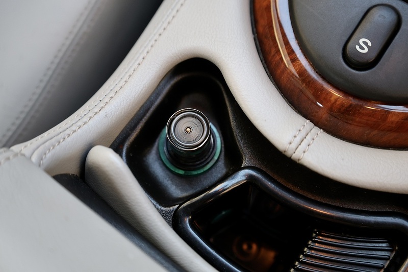 Jaguar XK8 4.2 V8 Coupe + 3 Former Keepers + Exceptional Image 42