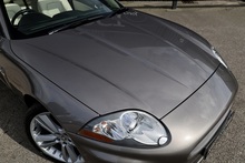 Jaguar XK Portfolio Convertible 2 Former Keepers + Full Service History + Exceptional - Thumb 8