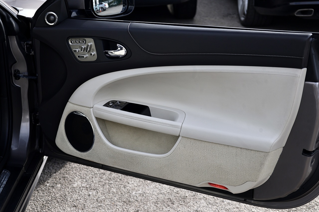 Jaguar XK Portfolio Convertible 2 Former Keepers + Full Service History + Exceptional - Large 25