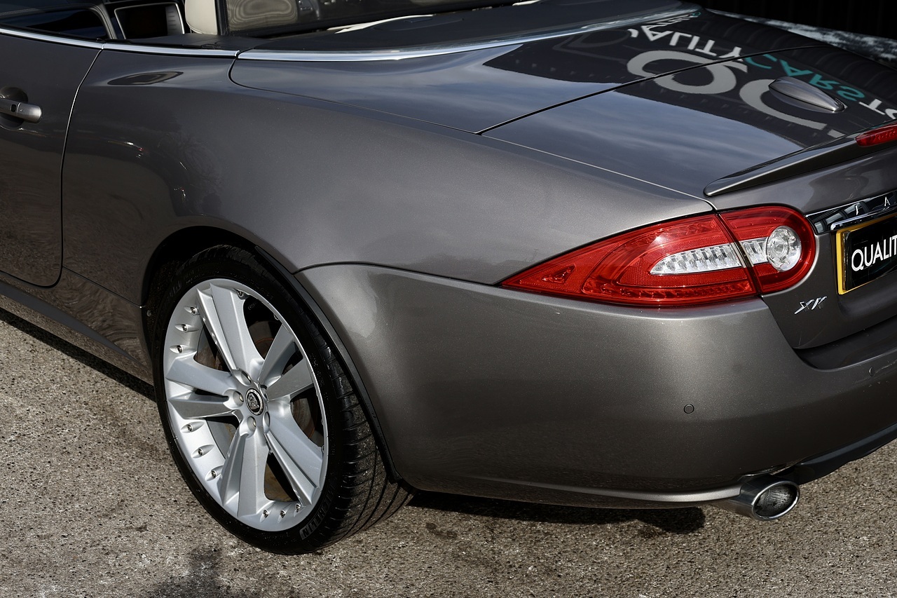 Jaguar XK Portfolio Convertible 2 Former Keepers + Full Service History + Exceptional - Large 31