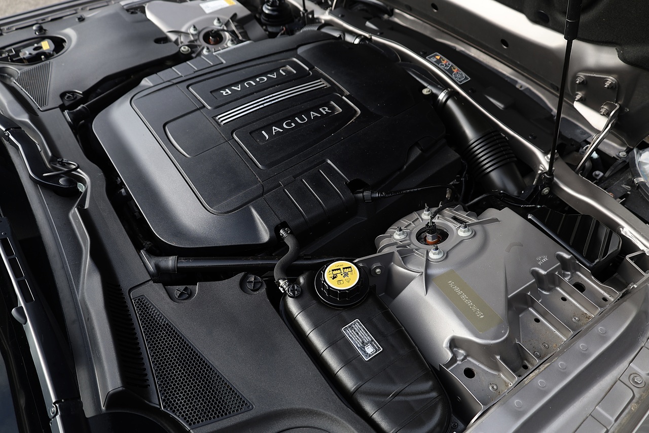 Jaguar XK Portfolio Convertible 2 Former Keepers + Full Service History + Exceptional - Large 36