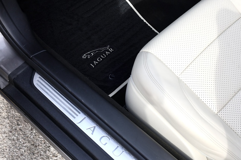 Jaguar XK Portfolio Convertible 2 Former Keepers + Full Service History + Exceptional Image 39