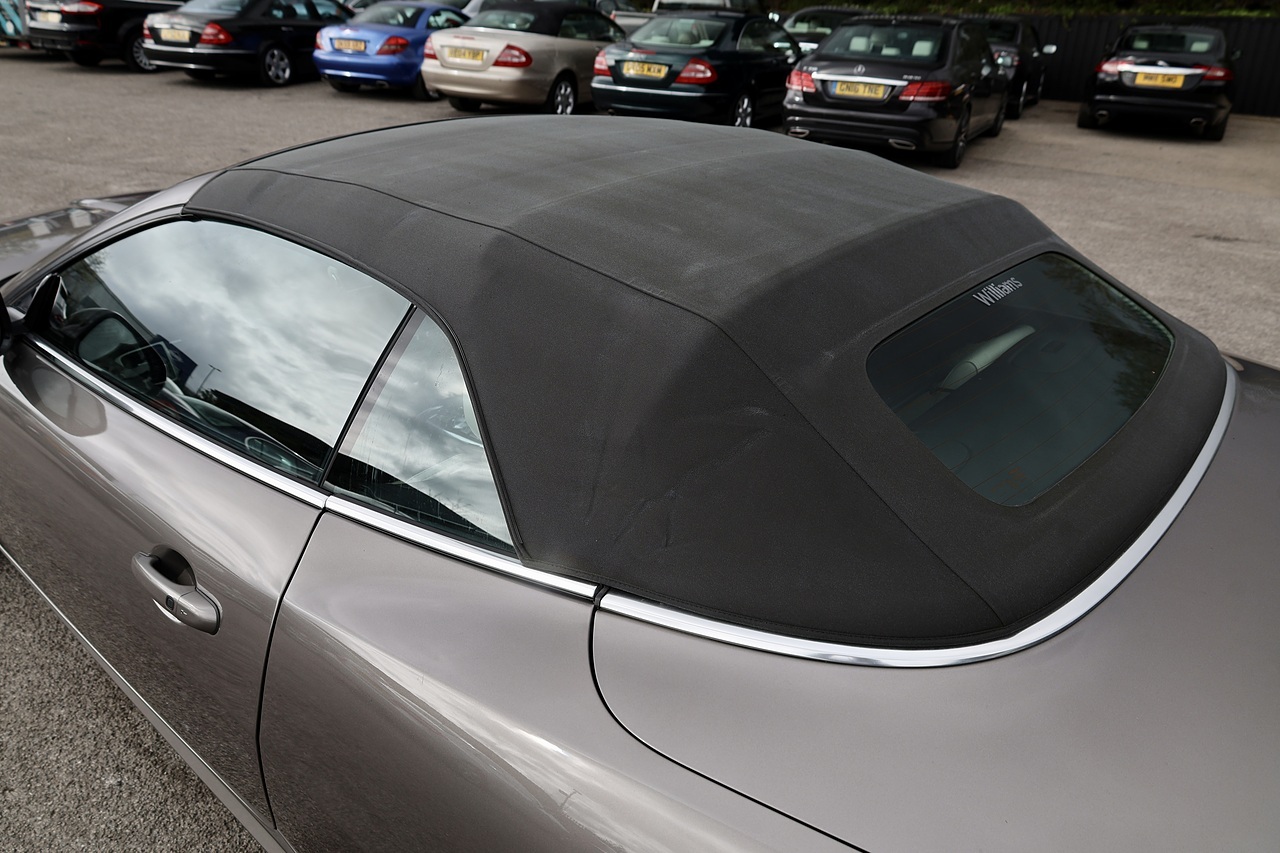 Jaguar XK Portfolio Convertible 2 Former Keepers + Full Service History + Exceptional - Large 43