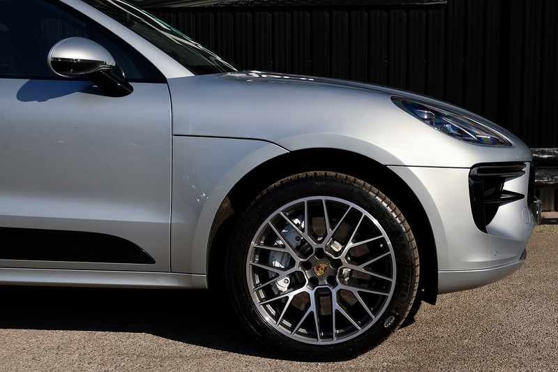 Porsche Macan Turbo 1 Owner + FPSH + Porsche Warranty + £18K Options + PPF Image 17