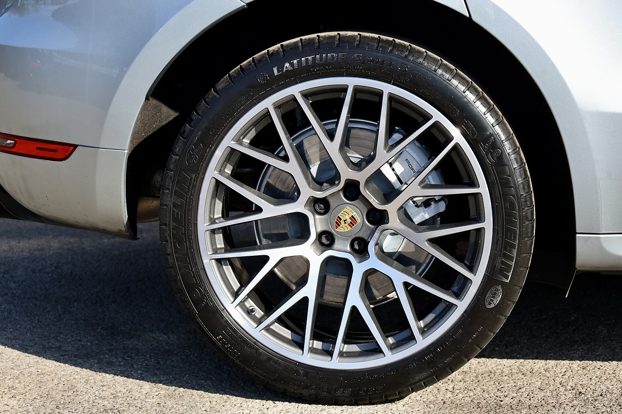 Porsche Macan Turbo 1 Owner + FPSH + Porsche Warranty + £18K Options + PPF - Large 44