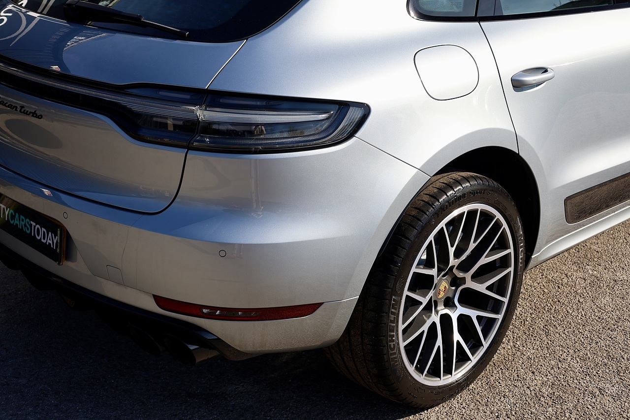 Porsche Macan Turbo 1 Owner + FPSH + Porsche Warranty + £18K Options + PPF - Large 15