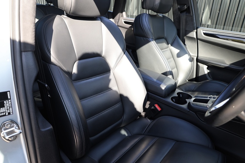 Porsche Macan Turbo 1 Owner + FPSH + Porsche Warranty + £18K Options + PPF Image 7