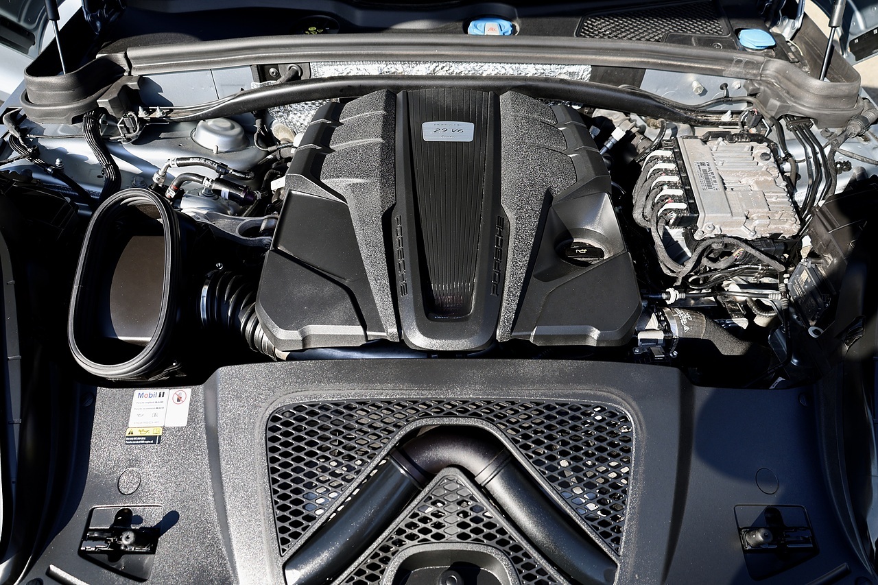 Porsche Macan Turbo 1 Owner + FPSH + Porsche Warranty + £18K Options + PPF - Large 25