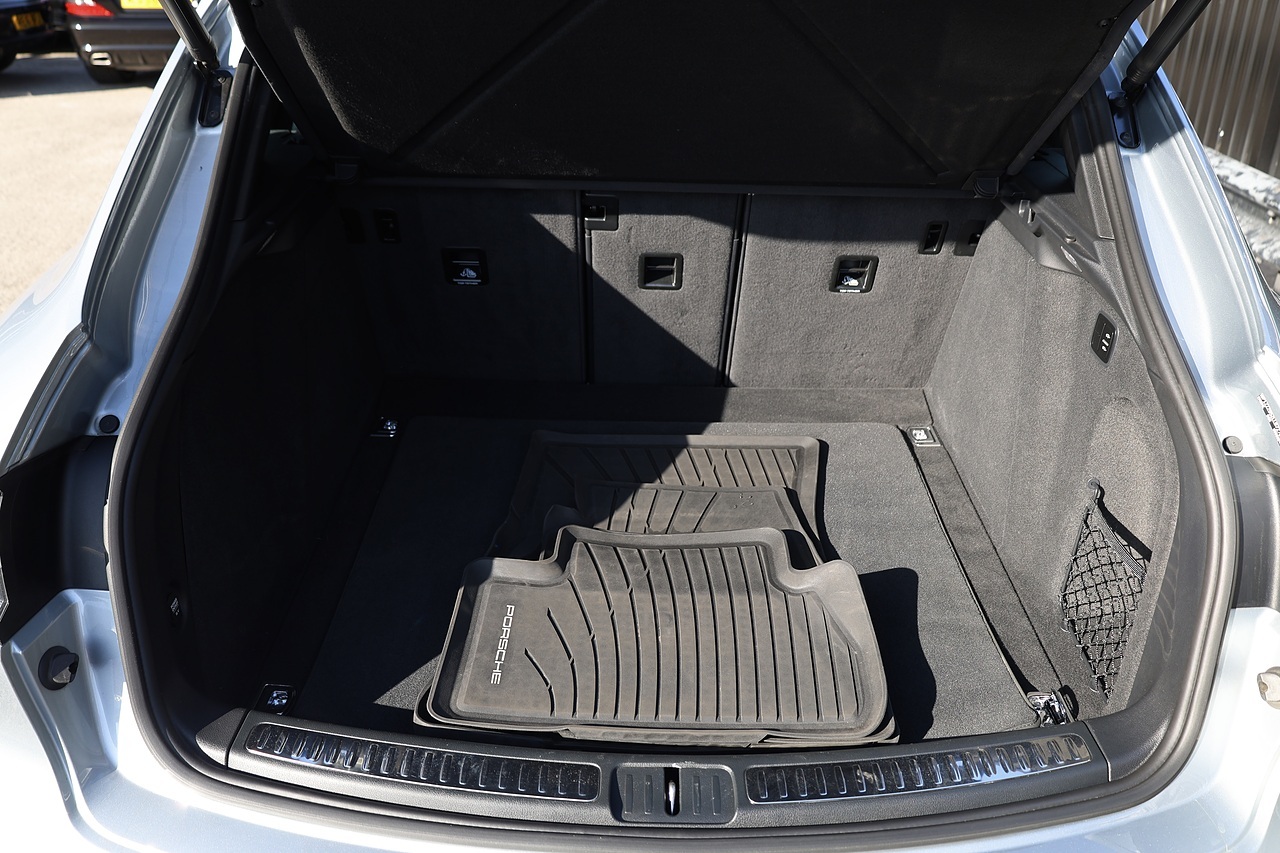 Porsche Macan Turbo 1 Owner + FPSH + Porsche Warranty + £18K Options + PPF - Large 37