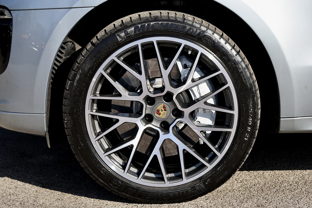 Porsche Macan Turbo 1 Owner + FPSH + Porsche Warranty + £18K Options + PPF - Large 47