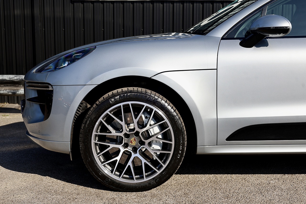 Porsche Macan Turbo 1 Owner + FPSH + Porsche Warranty + £18K Options + PPF - Large 41