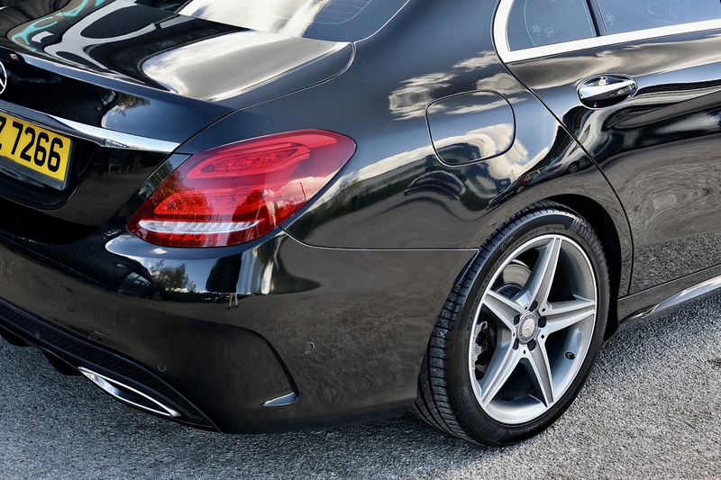 Mercedes-Benz C220d AMG Line Premium Panoramic Roof + Heated Memory Seats + Reverse Camera Image 18
