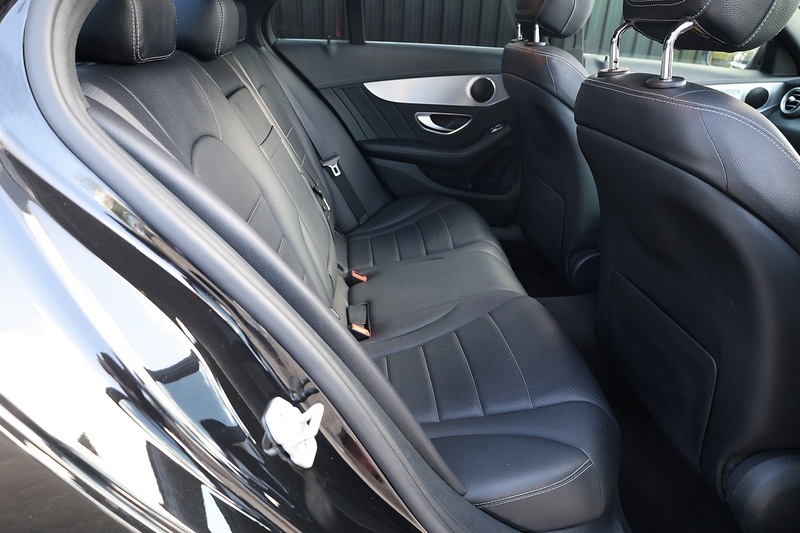 Mercedes-Benz C220d AMG Line Premium Panoramic Roof + Heated Memory Seats + Reverse Camera Image 7