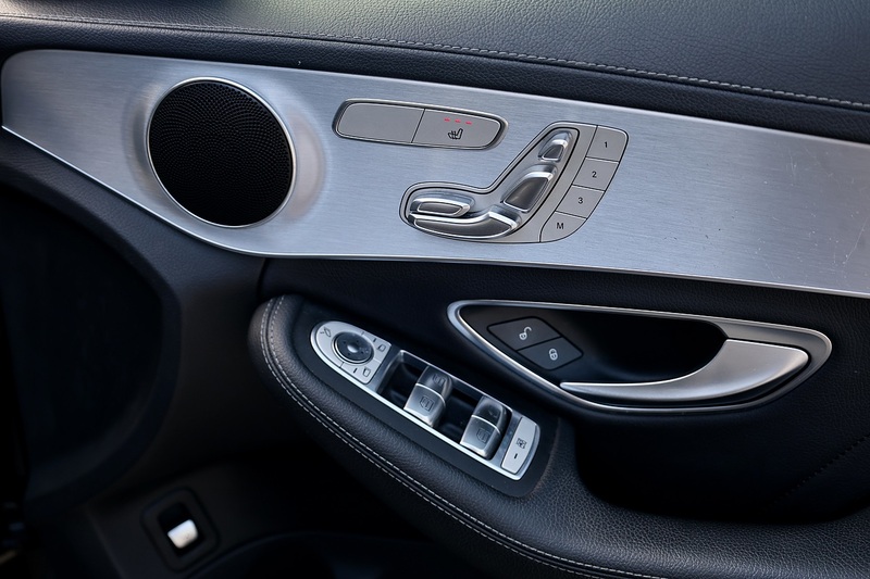 Mercedes-Benz C220d AMG Line Premium Panoramic Roof + Heated Memory Seats + Reverse Camera Image 23