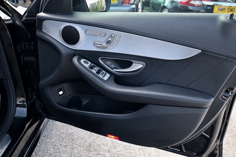 Mercedes-Benz C220d AMG Line Premium Panoramic Roof + Heated Memory Seats + Reverse Camera Image 15